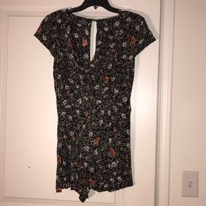 Short sleeve flowy floral romper